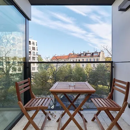 Witold's Parking Free Apartamento